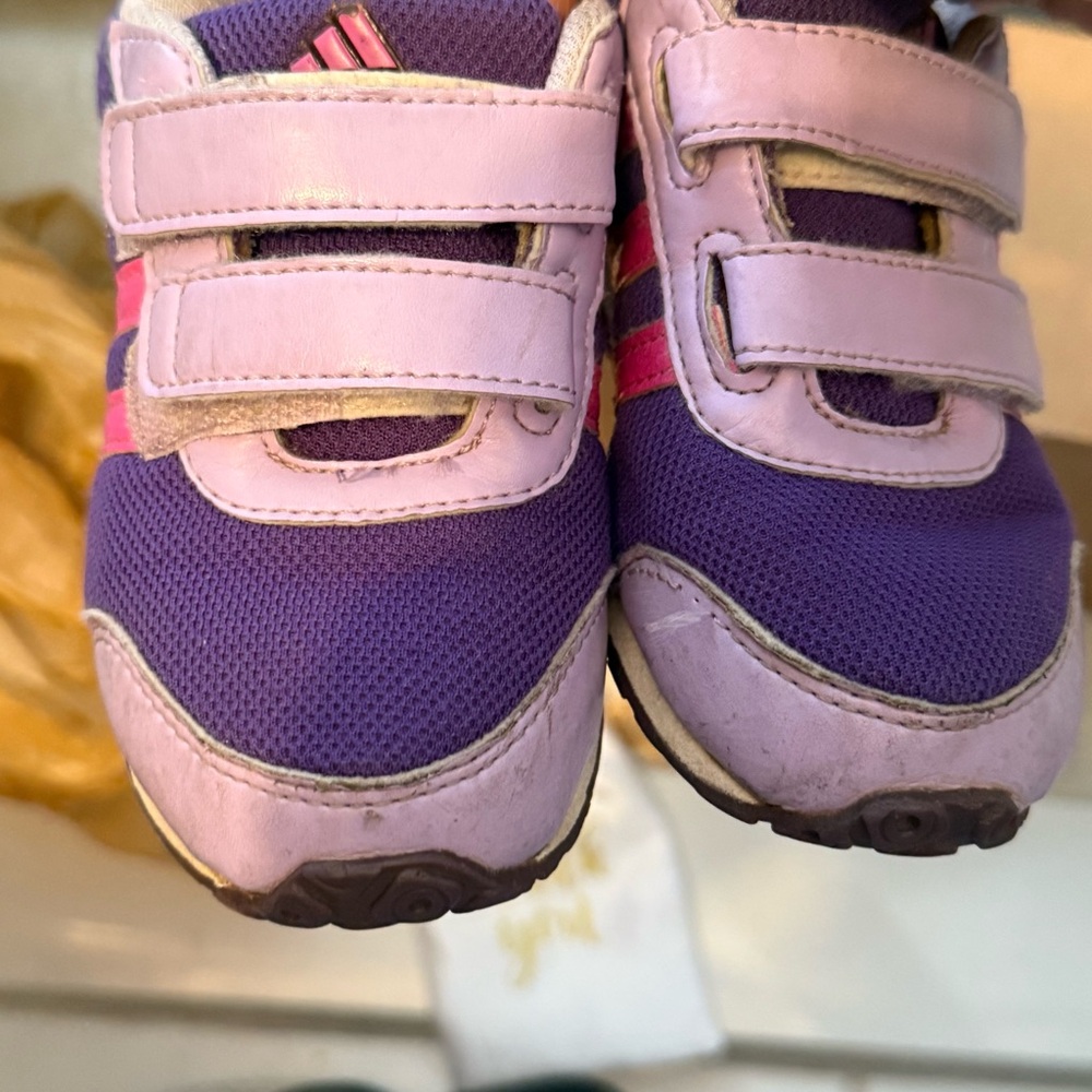 Adidas Girls Purple Pink Velcro Sneakers Size 9 Toddler Athletic - Picture 8 of 10